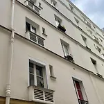Appartement De 35 M2 Au Pied De La Tour Eiffel